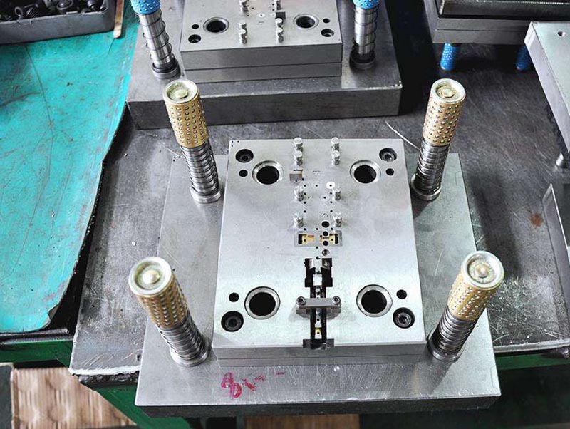 潼关模具制造-01