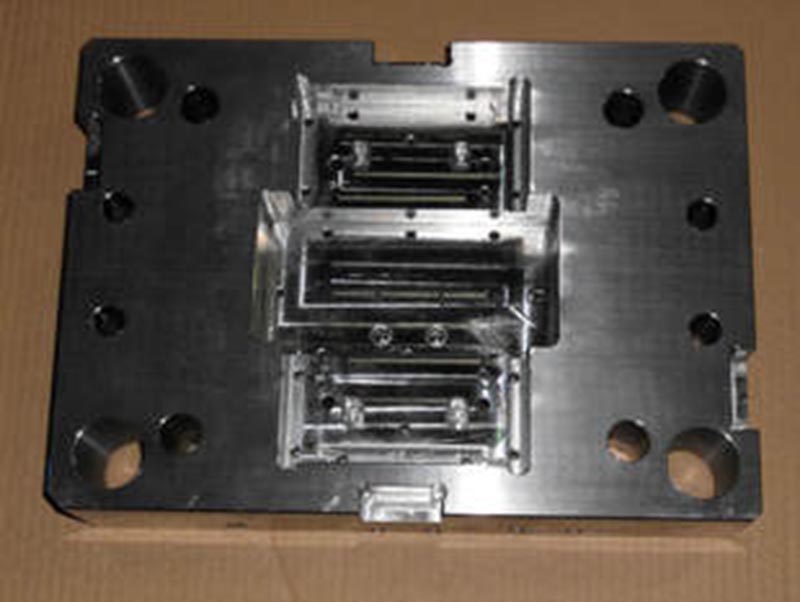 潼关精密塑料模-06